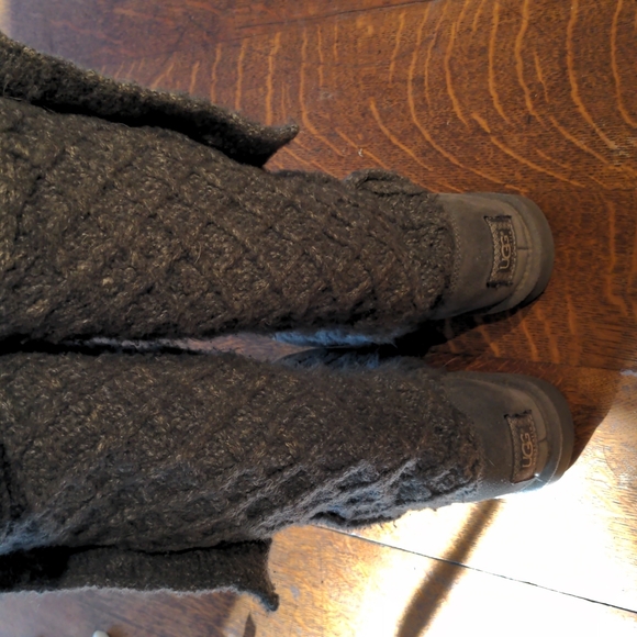UGG cardigan boots, grey size 7 7.5 - Picture 3 of 5